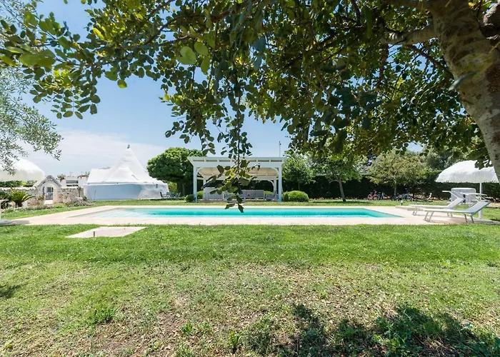 Trullo Letizia Con Piscina Ostuni