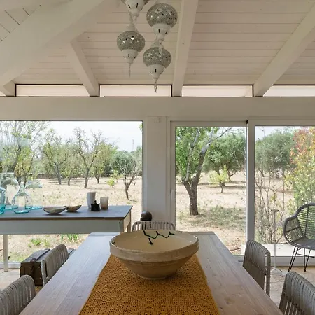 Trullo Letizia Con Piscina Villa