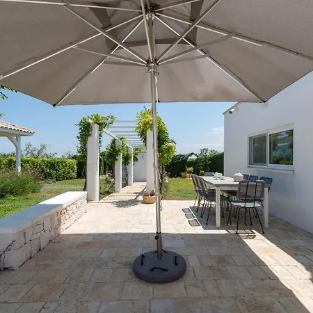 Villa Trullo Letizia Con Piscina Ostuni