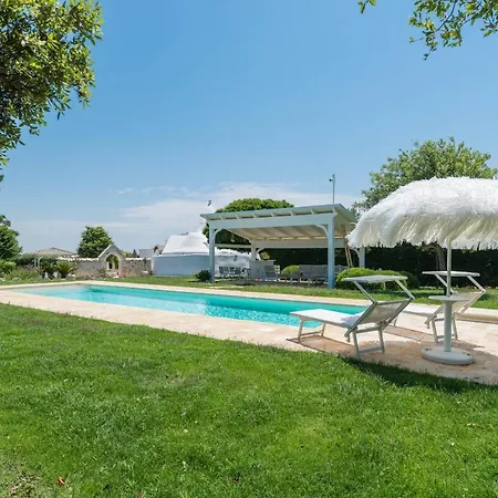 Trullo Letizia Con Piscina Ostuni